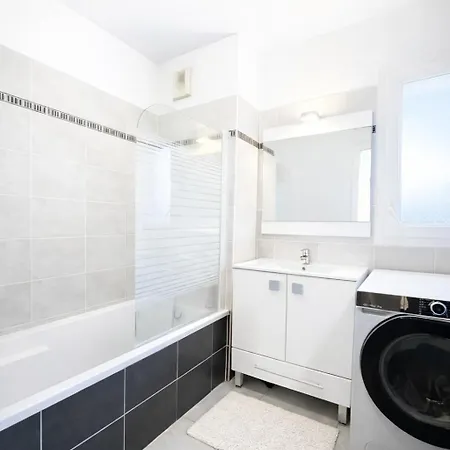 Lumineux Avec Terrasse Lägenhet *