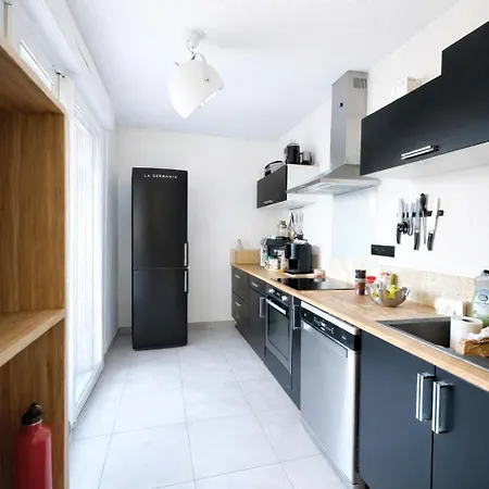 Lumineux Avec Terrasse 公寓 *