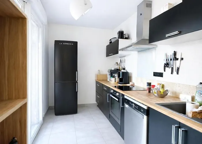 Lumineux Avec Terrasse 公寓 *