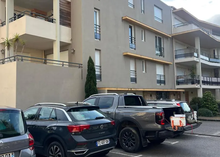 Lumineux Avec Terrasse 卡尔维